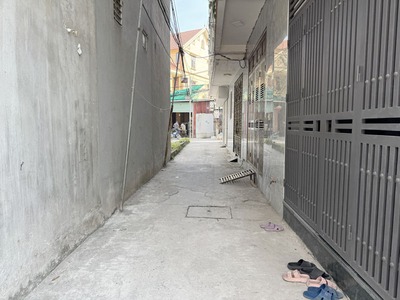 Chính chủ bán 52,7m2 đất tổ 7 Cự Khối. Đường 2,7m chạy thông ô tô con, gần chợ, gần trường 1