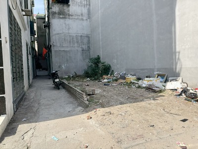 Chính chủ bán 52,7m2 đất tổ 7 Cự Khối. Đường 2,7m chạy thông ô tô con, gần chợ, gần trường 4