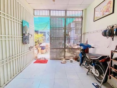 Hxh ngủ nhà - 2 tầng - 5pn - 80m ngang 6 nở hậu - ngay mã lò chỉ nhỉnh 4 tỷ 1