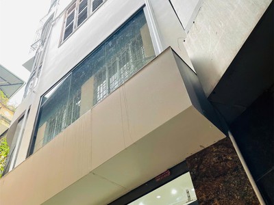Bán nhà đường la thành, ba đình, hà nội. diện tích: 39m2, lô góc, 3 mặt thoáng, 5 tầng, sđcc. giá: 2