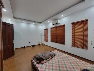 Lạc long quân - cầu giáy - dt40m2 x 5 t - mt6m - 9.5 tỷ - mặt tiền khủng - nhà đẹp ở ngay 3