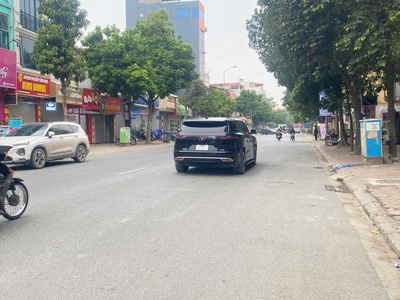 Bán đất Ngô Xuân Quảng, đường trải nhựa ô tô 7 chỗ vào. LH: 0379483926 0