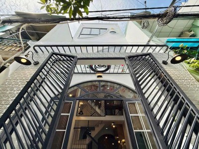 Bán nhà gần emart 2 - p12, gò vấp - 3pn - 3 tầng - ngang 3.05m - dài 9.5m - giá chỉ 3.868 tỷ 0