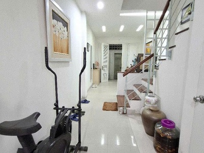 Bán nhà phố hào nam, ngõ rộng trước nhà, hai mặt thoáng, 47mx4t, giá: 10 tỷ. 2