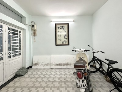 Bán nhà chu văn ăn 4x10, 2 tầng 3pn kế học viện cán bộ chỉ 4.3 tỉ 1