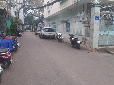 -hoàng hoa thám p13 tân bình -  cn 144.4m2 -. ngang khủng 7m .- xe hơi ngủ trong nhà. 2