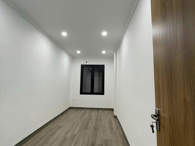 Bán nhà 40m , 5 tầng, 3pn, 4wc, ngô gia tự, thượng thanh, long biên - 4.8 tỷ 2
