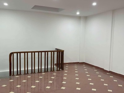 Bán nhà 40m , 5 tầng, 3pn, 4wc, ngô gia tự, thượng thanh, long biên - 4.8 tỷ 4