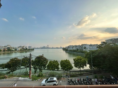 Bán nhà mặt phố quận tây hồ - đang cho thuê kinh doanh nhà hàng ổn định  - view trọn hồ tây - diện 0