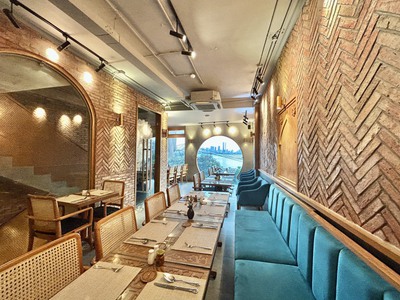 Bán nhà mặt phố quận tây hồ - đang cho thuê kinh doanh nhà hàng ổn định  - view trọn hồ tây - diện 3