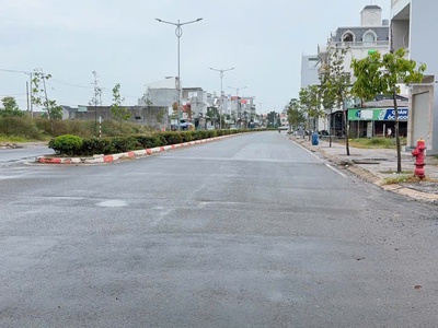 Chủ ngộp cần bán gấp 2 căn shophouse  imperia grand plaza đức hòa long an giá 14ty 1