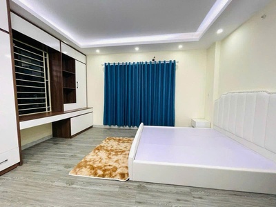 Bán nhà siêu đẹp- đ. hoàng mai-30m 5 tầng mt 5m-chỉ  6 tỷ 2- ngõ nông- sổ vuông đẹp-ở luôn 1