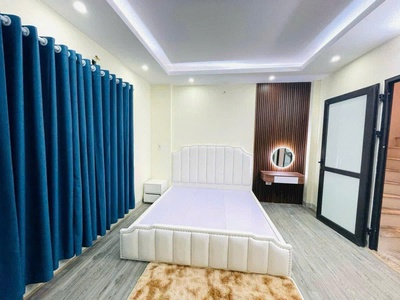 Bán nhà siêu đẹp- đ. hoàng mai-30m 5 tầng mt 5m-chỉ  6 tỷ 2- ngõ nông- sổ vuông đẹp-ở luôn 2