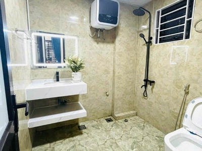 Bán nhà siêu đẹp- đ. hoàng mai-30m 5 tầng mt 5m-chỉ  6 tỷ 2- ngõ nông- sổ vuông đẹp-ở luôn 4