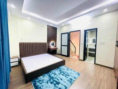 Bán nhà siêu đẹp- đ. hoàng mai-30m 5 tầng mt 5m-chỉ  6 tỷ 2- ngõ nông- sổ vuông đẹp-ở luôn 3