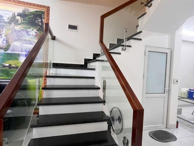 Bán căn nhà 3.5 tầng KĐT Vạn Phúc, ph Thanh Bình, TP HD, 76m2, mt 4m, gần vườn hoa, 4.6x tỷ 1