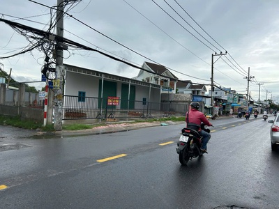 Cho thuê nhà mặt tiền đường Đoàn Nguyễn Tuấn, Xã Hưng Long, Huyện Bình Chánh,TP HCM 1