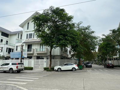 Cần bán gấp nhà lô góc 4 tầng giá 34 tỷ, dt 150m tại khu D Gleximco Lê Trọng Tấn, Hoài Đức, Hà Nội. 0