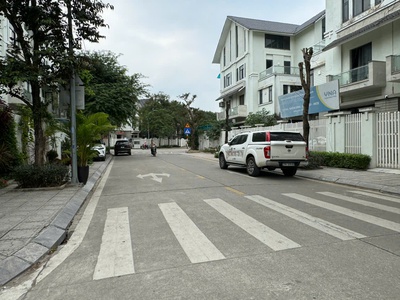 Cần bán gấp nhà lô góc 4 tầng giá 34 tỷ, dt 150m tại khu D Gleximco Lê Trọng Tấn, Hoài Đức, Hà Nội. 2