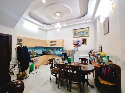  nhà mặt tiền 4 tầng đẹp, có sân để ô tô, ngang 5m tại linh đông, tp thủ đức - hơn 8 tỷ 4