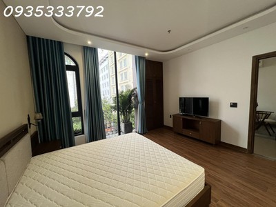 1- bán gấp toà căn hộ siêu hót  mt kd lê thước,  sơn trà, 90m2, 7 tầng, 1 tum, 10pn , giá chi 14,2 1