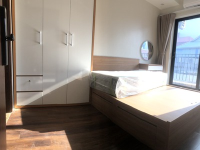 Cho thuê căn hộ mới, 75m2, 2 ngủ, 2wc, full đồ tiện nghi, gần hồ tây, ngõ 299 thuỵ khuê 3