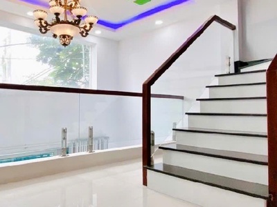 Chỉ 5,5 tỷ có ngay nhà hẻm xe hơi phạm văn chiêu gò vấp 50 m2, 5 tầng , nhà gần chợ thạch đà 1