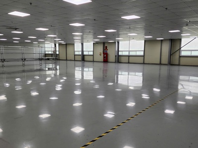 Cho Thuê Xưởng   DT: 1000m2      có đủ Pccc   giá 4,7/m 3