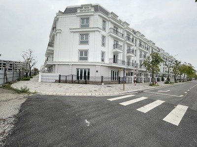 Bán căn góc 105,7m2 Shophouse Eurowindown, mặt đường Ban Tím rộng 17m - View hồ quảng trường 0