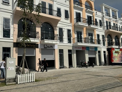 Nhà phố shophouse Royal trung tâm Tân Trụ sở hữu lâu dài 1 trệt, 3 lầu, giá 2,6 tỷ/căn 2