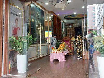 Cho thuê mặt tiền vip quận 10 đường ba tháng hai  ngay khu hà đô 4000sud-th 0