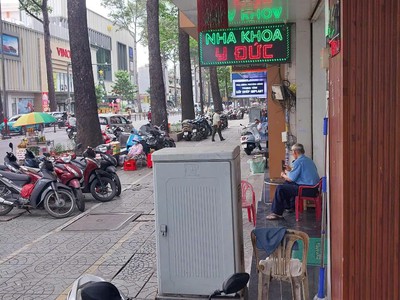 Cho thuê mặt tiền vip quận 10 đường ba tháng hai  ngay khu hà đô 4000sud-th 4