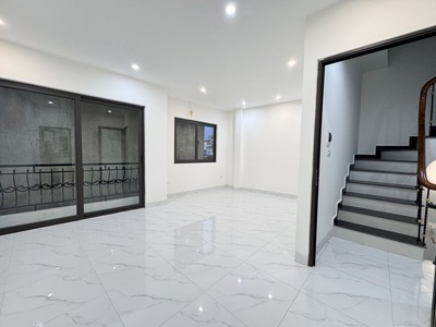 Quan nhân-tx, nhà mới ở ngay, view royal, 34m. 5 tầng. 6.95t 0