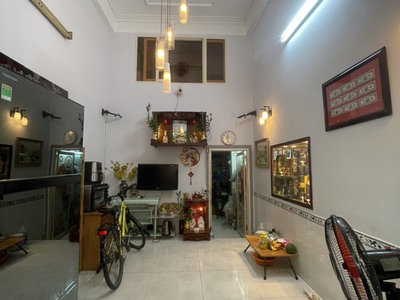 Chính chủ cần bán nhà quận 4 nhà đúc kiên cố 2 lầu 1 lửng 1 sân thượng 0