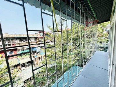 Bán căn tập thể tầng 4 phố 8/3, hai bà trưng, 60m2, đủ nt. nhỉnh 2 tỷ 4