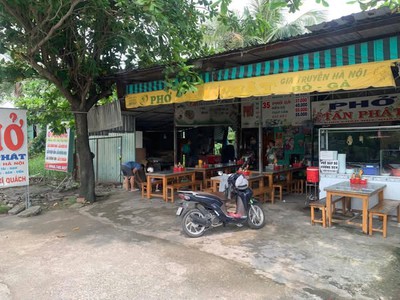 Bình chánh   xuất cảnh sang quán phở mb đẹp 10m x 15m, mt trịnh quang nghị, liên hệ: 2