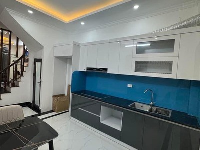 Trung tâm nam từ liêm - ô tô cách nhà 10m - 30m ra ô tô tránh - nhà dân xây kiên cố chắc chắn.- dt: 3