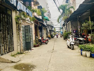 Nhà mới 3 tầng - 50m - ngang 5 - nở hậu - ngay kênh tham lương - 3p aeon tân phú nhỉnh 4 tỷ 2