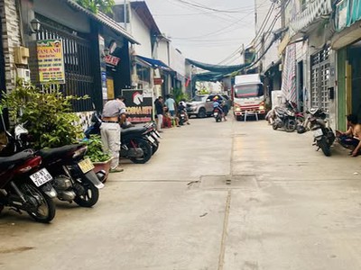 Nhà mới 3 tầng - 50m - ngang 5 - nở hậu - ngay kênh tham lương - 3p aeon tân phú nhỉnh 4 tỷ 1