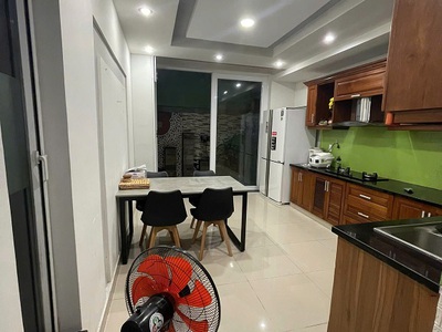 Chính chủ nhà phố mặt tiền cho thuê 3 phòng và 1 mặt bằng kinh doanh tại đường lương thế vinh, tân 1