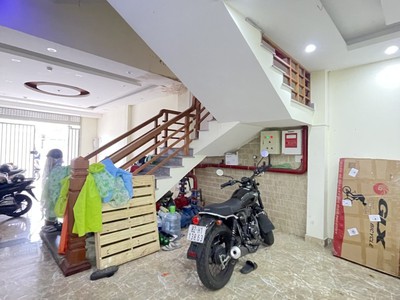 Căn hộ 5 tầng 12 phòng dòng tiên cao - mặt tiền đường 42m - sát biển - khu phố du lịch giá hơn 13 tỷ 0