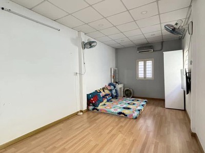 Hẻm ba gác huỳnh văn bánh,26m2,2t,dọn vào ở ngay chỉ nhỉnh 3t. 3