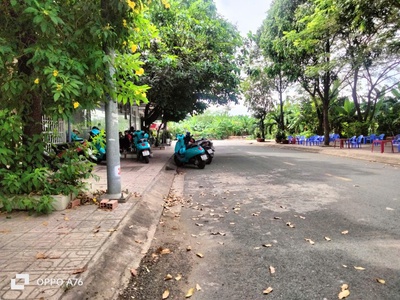 Bán lô đất thuộc kdc d2d đường d2, kinh doanh được, giá rẻ chỉ 5,3 tỷ 2