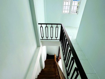 Cho thuê nhà nguyên căn 90m2 2pn đường 5 - linh chiểu 4