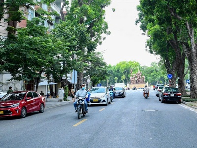 Vị trí siêu siêu siêu đẹp mặt phố xã   đàn đống đa 45m2 x1 tầng, giá 33 tỷ có thương lượng   trung 1