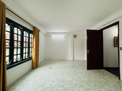 Cần bán nhà thụy khuê tây hồ dt rộng gần chợ , lô góc 3 thoáng nhỉnh 10x ty 0