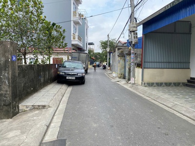 Ngon Bổ Rẻ Hiếm. Cần bán Gấp Nhà 2 tầng Hạ Đoạn 3 Sân Cổng riêng 2