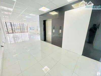 Cho thuê tòa nhà văn phòng mặt tiền đường Ba Tháng Hai, P.14 , Q.10. Gía chỉ 80 triệu. 4