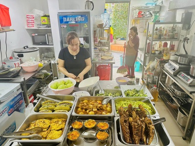 Em cần sang lại quầy cho ai cần công việc ổn định tại  215 điện biên phủ , quận bình thạnh 0