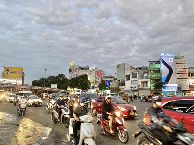 Ngay vòng xoay lăng cha cả - p.4 tân bình - cách mặt tiền 20m - 34m  - 2 tầng - 2